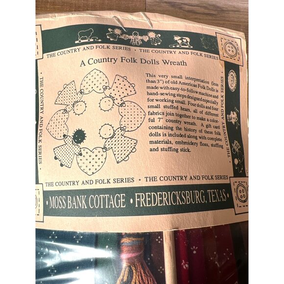 A Country Folk Dolls Wreath Hand-Sewing Kit With Fabric Embroidery Floss & Instr - Picture 3 of 5